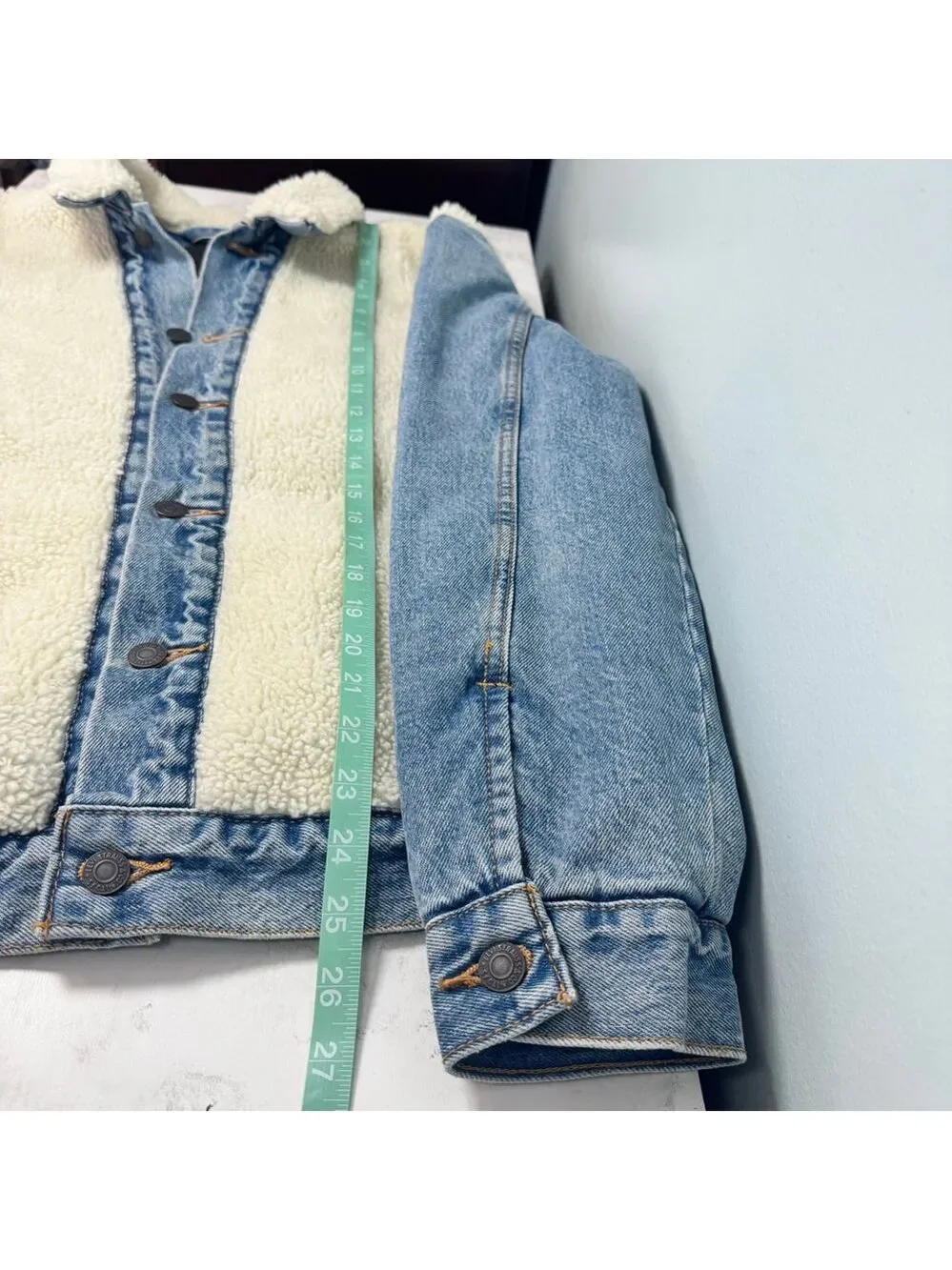 NWT Levi's Premium Sherpa Denim Trucker Jacket M Blue White - Picture 12 of 12